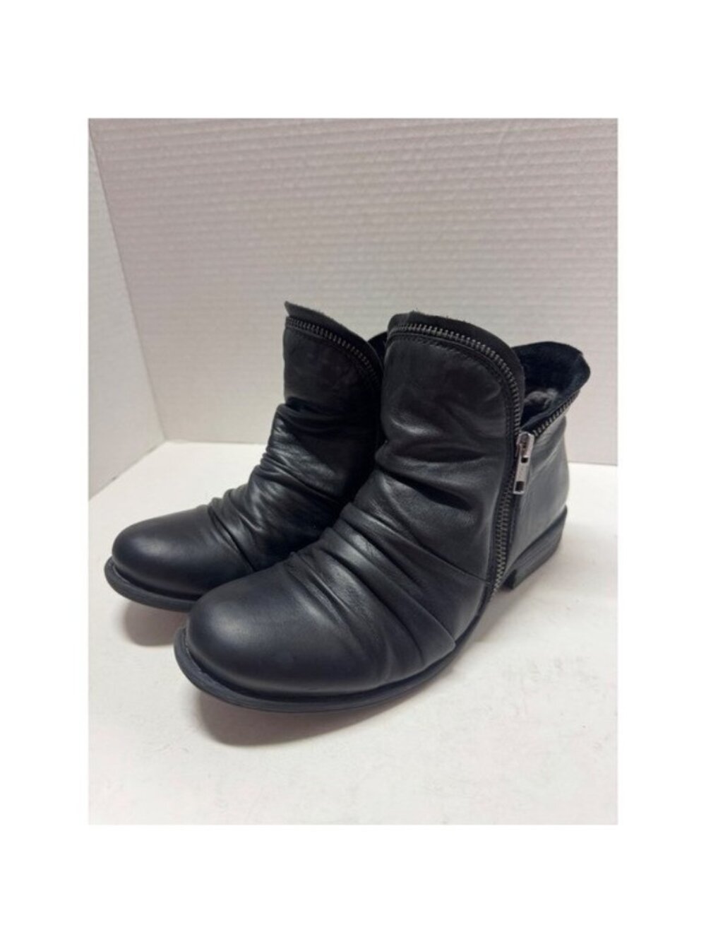 Miz Mooz Luna Black Leather Ruched Ankle Boots Dual Zip 6.5 IB13286 Portugal